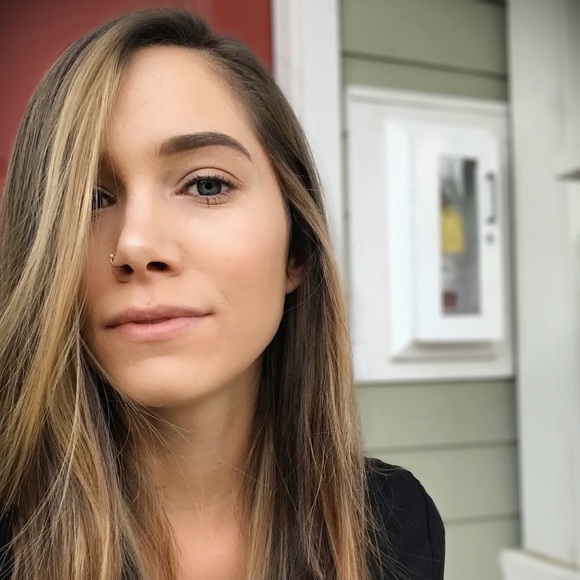 Meet your Posher, Victoria! - Picture 2 of 5